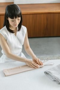 Marie Kondo folding shirt